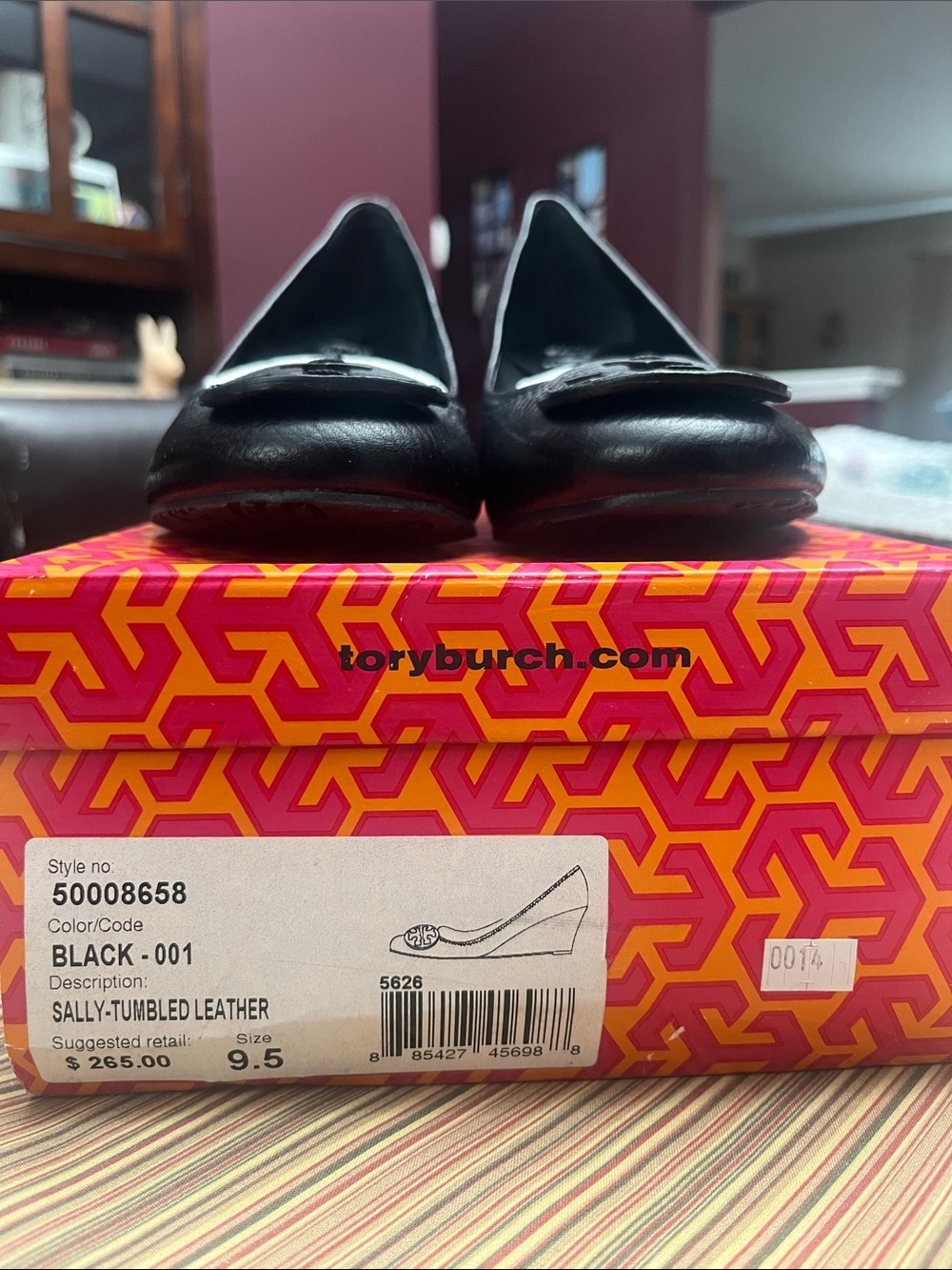 Tory Burch - Sally - Black Tumbled Leather Wedges w/Logo Medallion - NEW - Picture 2 of 8